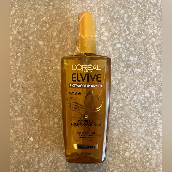 L’Oreal Elvive Shine Enhancing Extraordinary Oil Deep Nourishing Hair Serum. - Picture 1 of 3